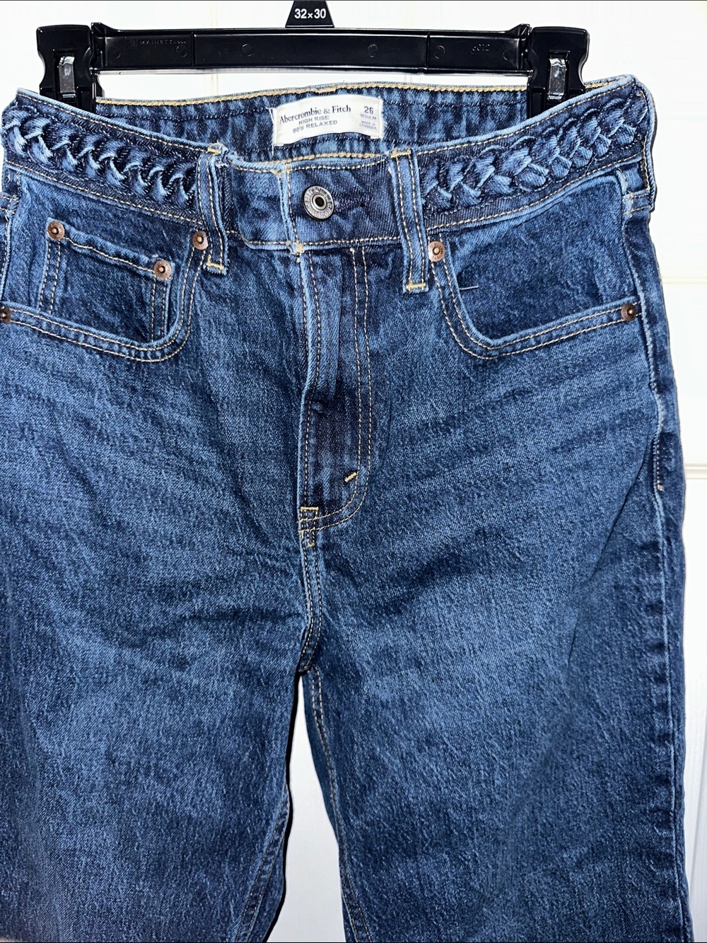 Abercrombie & Fitch High Rise Rise 90’s Relaxed Straight-Leg W/ Braided Waist